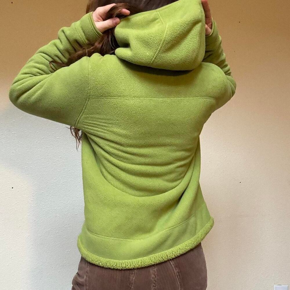 Green fuzzy zip up sweatshirt - Picture 3 of 8